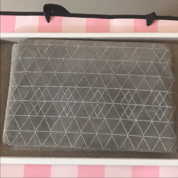 Stella & Dot Westwood scarf, metallic vegan clutch - Picture 8 of 8